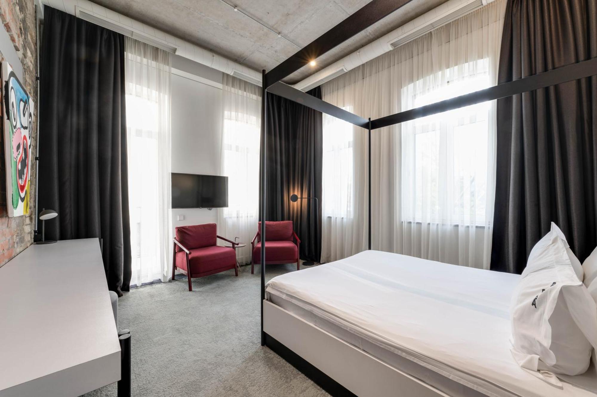 Bursa Hotel Киев Экстерьер фото